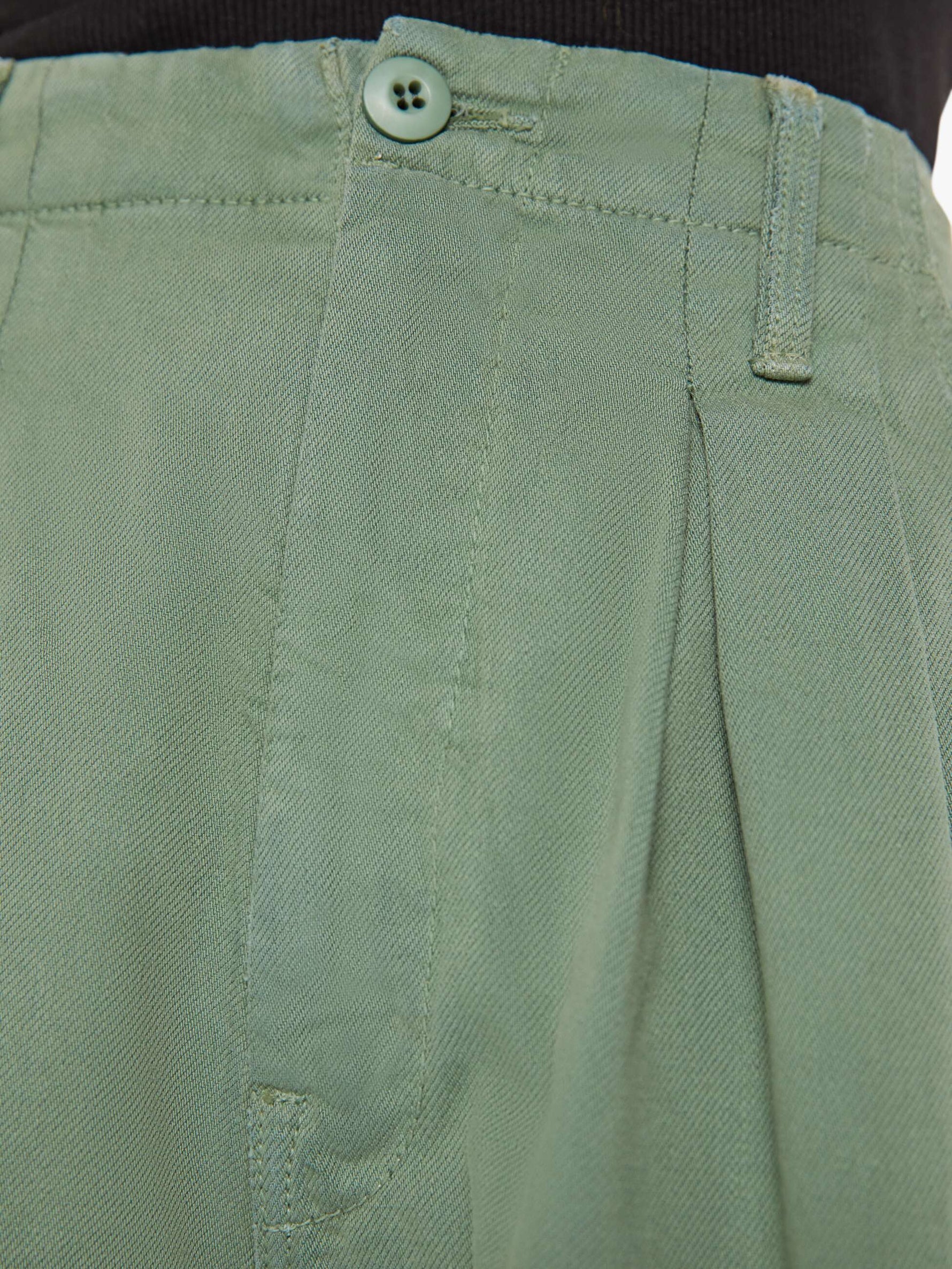 Pleated Chute Prep Short