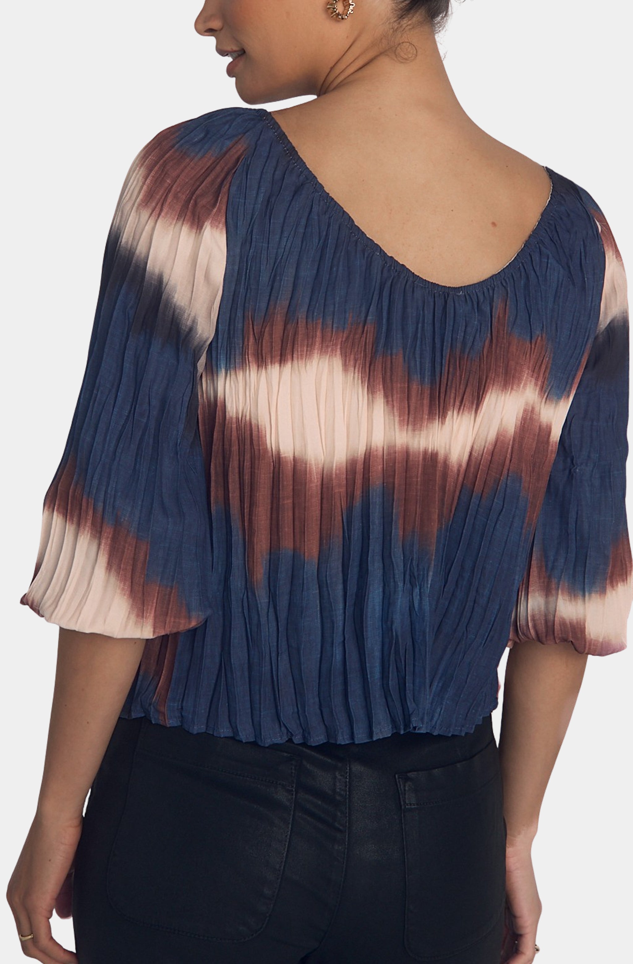 Pleated 3/4 Bubble Sleeve Blouse