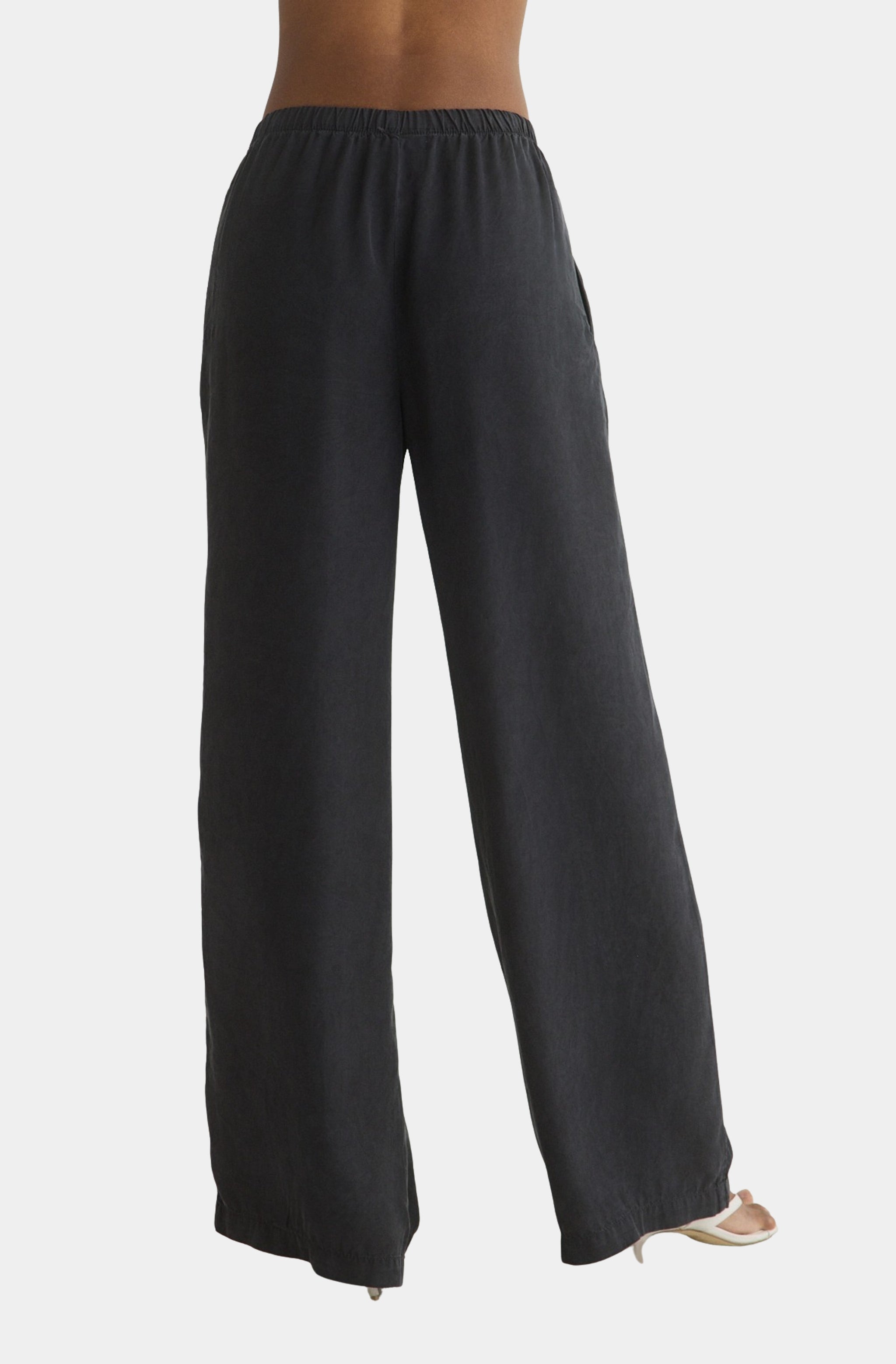 Wide Leg Pleated Pant