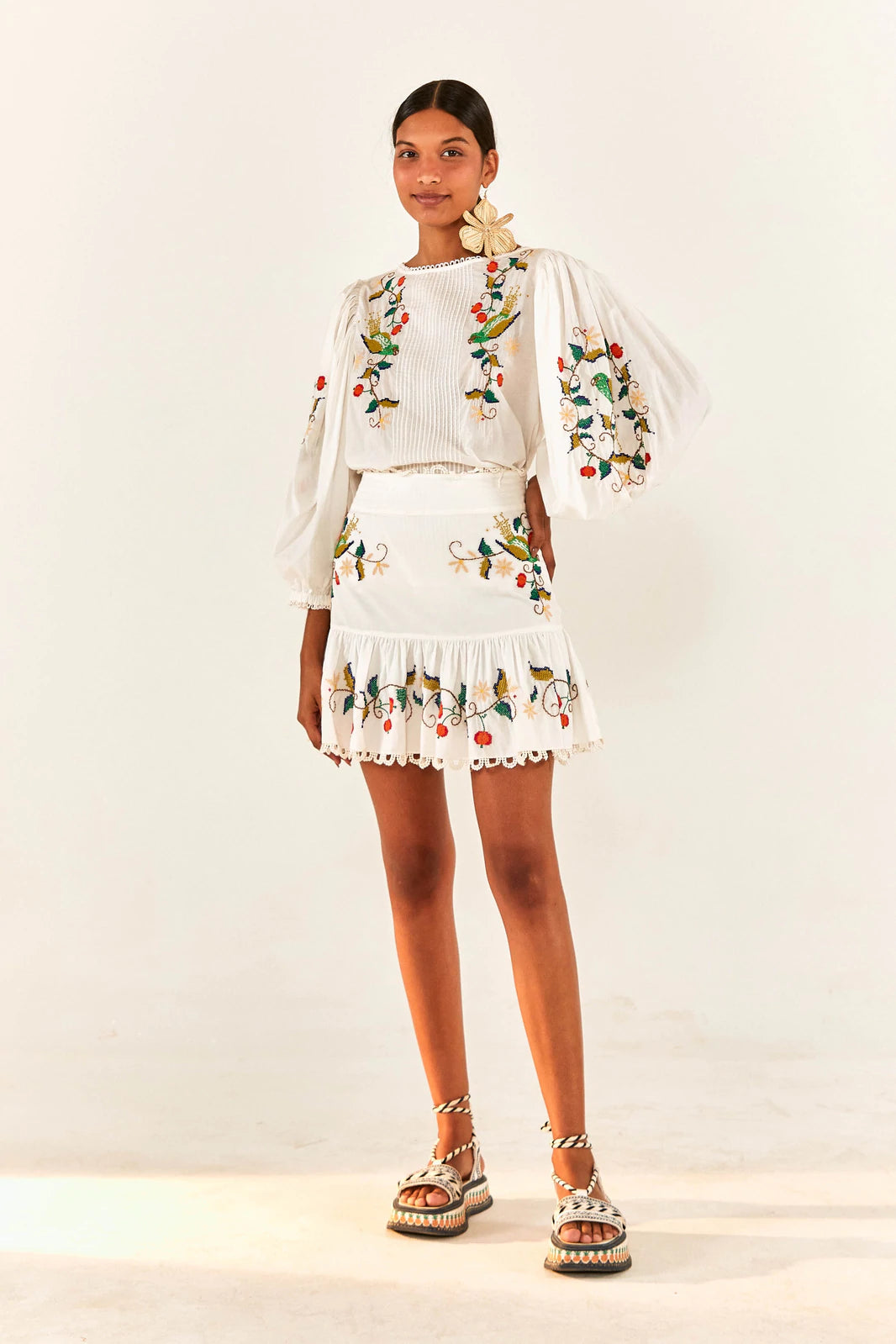 Pitanga Embroidery Blouse
