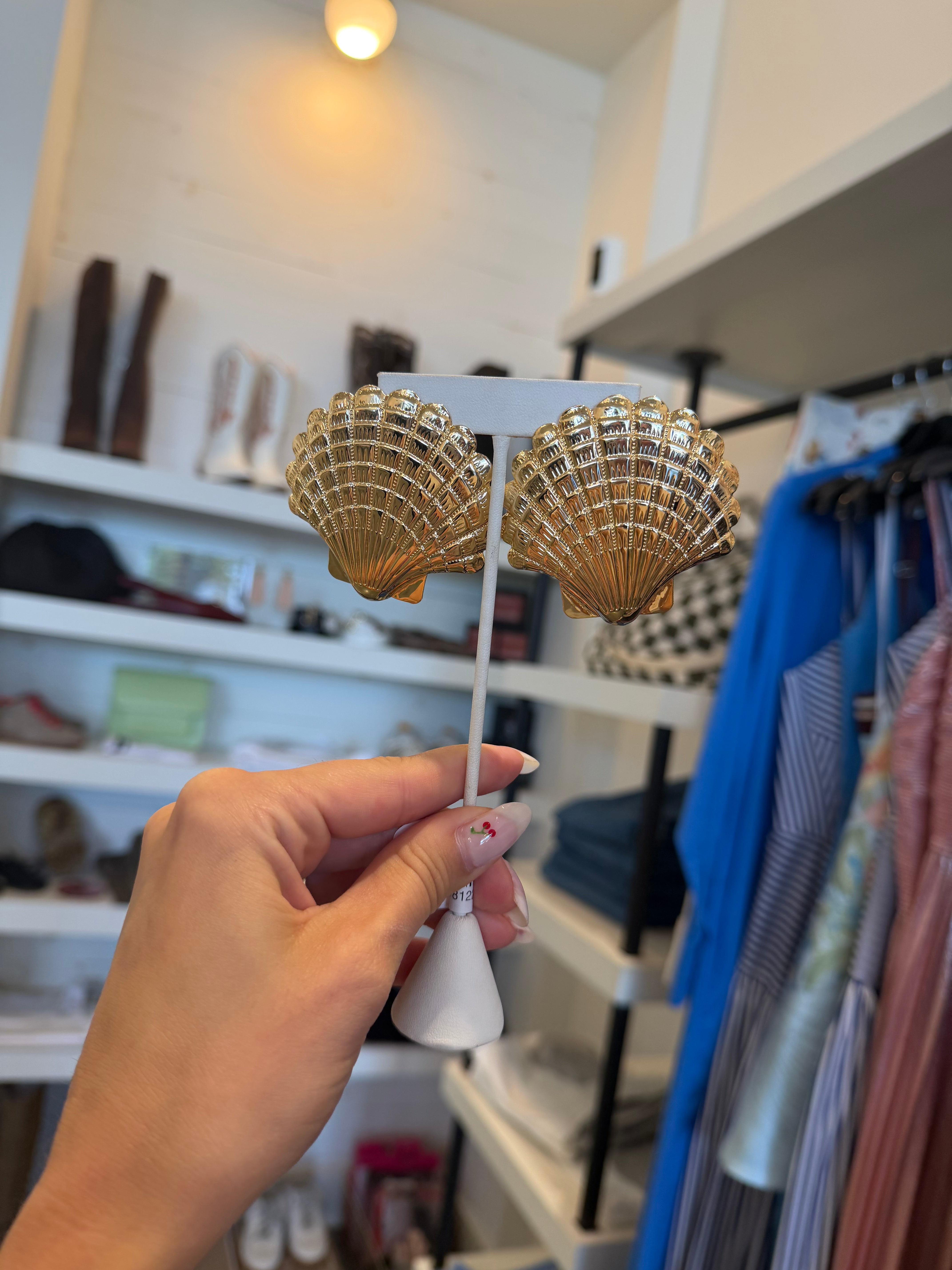 Chunky Shell Earring